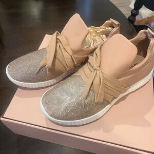 Stylish Women's Sneakers in Tan and Gold